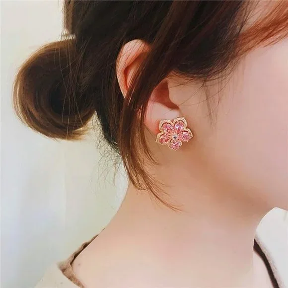 🌸 SPARKLY FLOWER EARRINGS🌸 - Picture 5 of 6